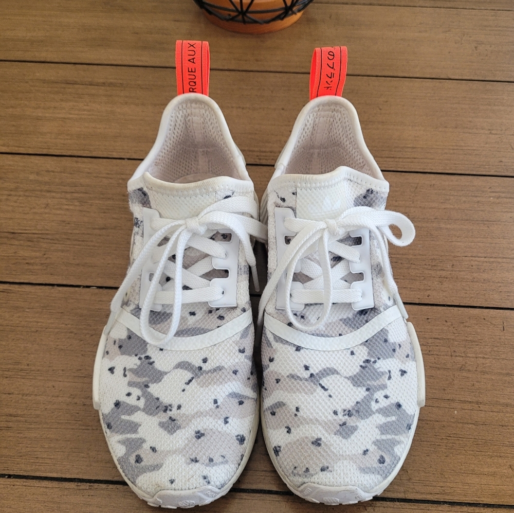 Adidas NMD R1 Womens White Solar Camo Athletic Shoes ** Size  6.5 ** EUC !!